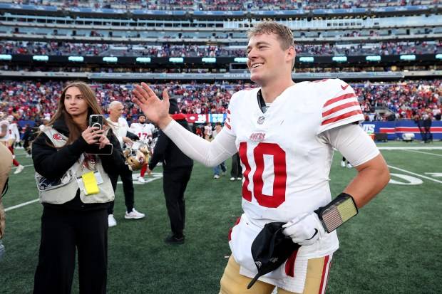 The NFL at midseason: Are Kyle Shanahan, Robert Saleh in line for AP recognition at season’s end?