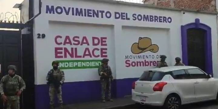 Grecia Quiroz llega rodeada de elementos de seguridad a Uruapan tras su toma de protesta como alcaldesa sustituta