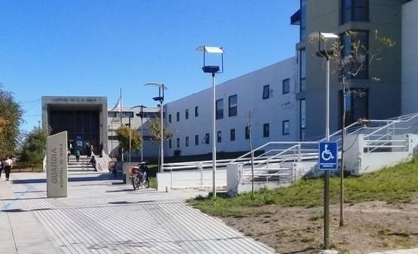 Hombre grave tras violento accidente en el acceso sur de la ciudad
