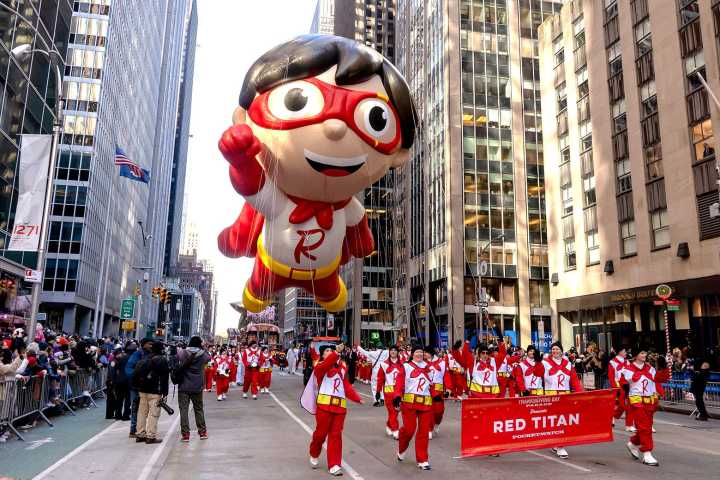 My two unbelievable days as a Macy’s Thanksgiving Day Parade balloon holder.