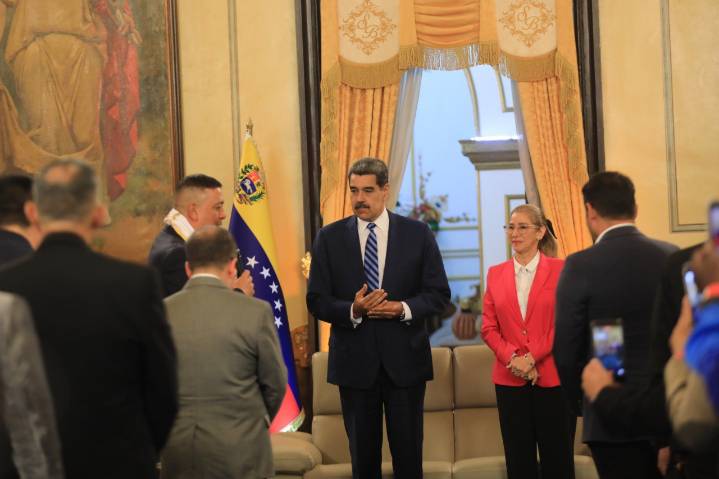 Maduro agradece oraciones en acto por la paz de Venezuela