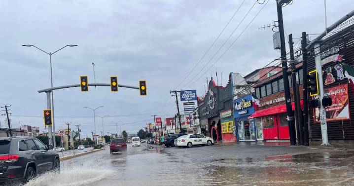 Lluvias dejan encharcamientos en Rosarito