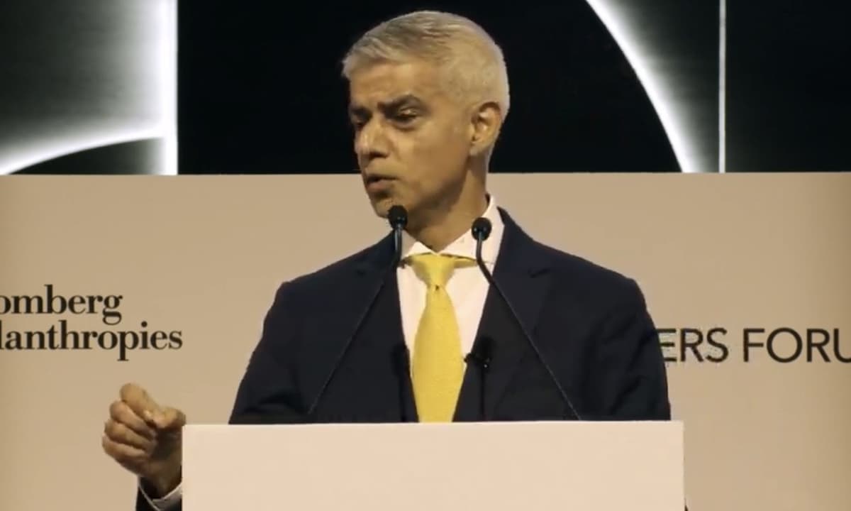 Sadiq Khan uses Rio speech to rekindle war of words with 'climate wrecker' Donald Trump