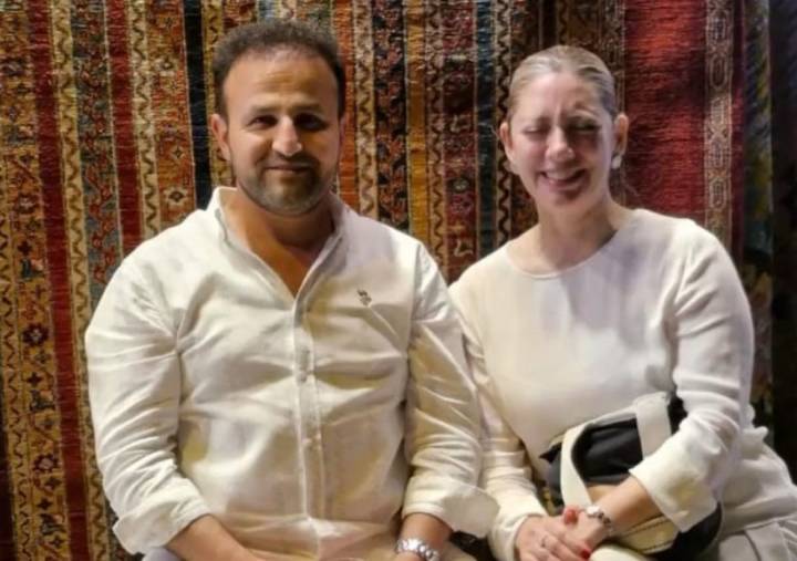 Una rosarina que se enamoró de un vendedor de alfombras y un fraile: los argentinos que siguen a León en su viaje