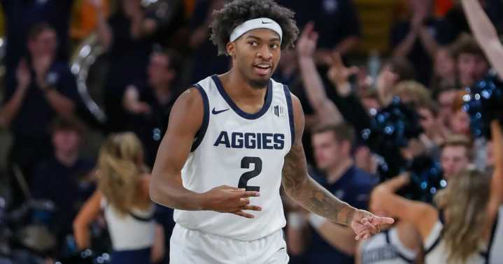 Collins' 40 leads Aggies in blowout over Davidson