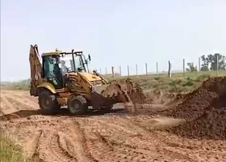 Realizan trabajos prioritarios en la red vial rural