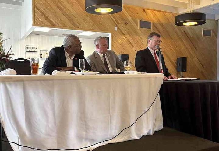 Other states want our leadership, Arkansas GOP chairman says — and they can have it, Democratic chairman quips