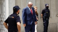 El juez de la Audiencia Nacional mantiene al PSOE como acusación en el caso Koldo aunque le advierte que no podrá actuar en favor de los investigados