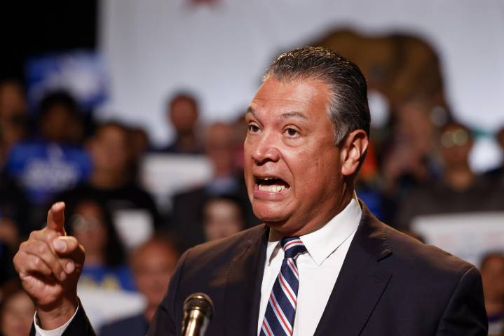 El senador latino Alex Padilla descarta su candidatura a gobernador de California