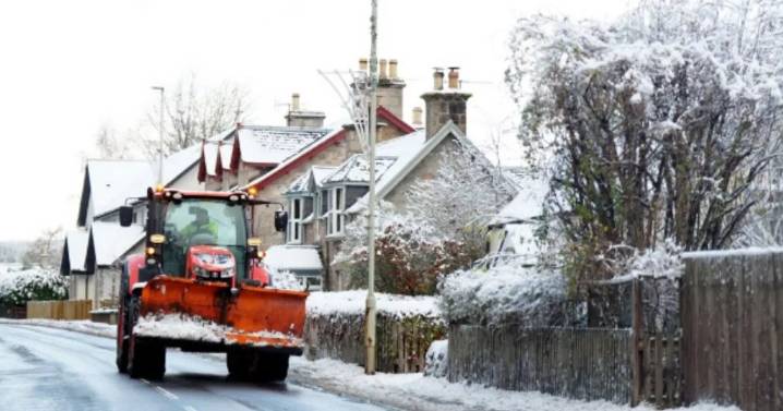 Met Office snow maps show 15 counties in England will escape tomorrow