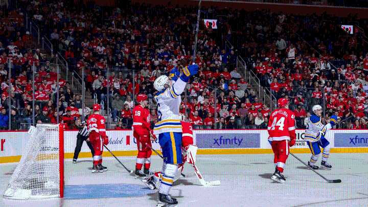 Sabres rally from down 3, top Red Wings in OT for 1st road win of season