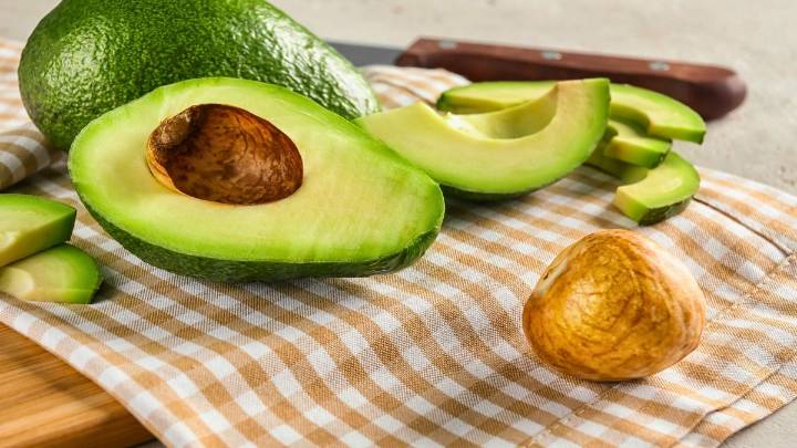 Quien tenga un carozo de palta en su casa tiene un tesoro en sus manos: por qué y para qué sirve ahora