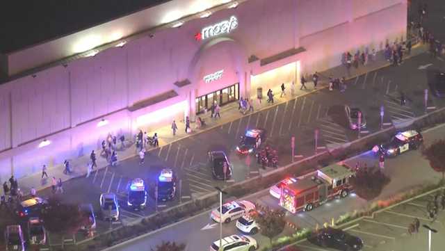 2 injured in shooting at a San Jose mall on Black Friday
