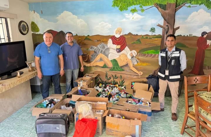 Entrega aeropuerto de Obregón artículos a fundación