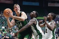 UH men’s basketball team opens the Rainbow Classic with a blowout win
