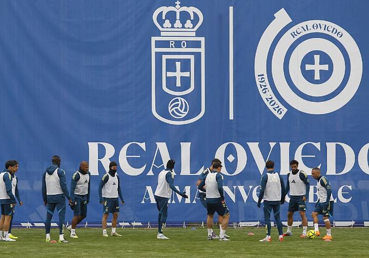 El Real Oviedo, obligado a un cambio de rumbo ante el Rayo Vallecano