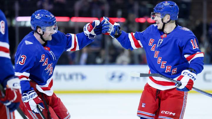 Rangers score 6, cruise past Predators for 1st home win of season