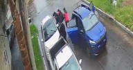 Siete delincuentes atacaron a un hombre para robarle el auto: casi no la cuenta