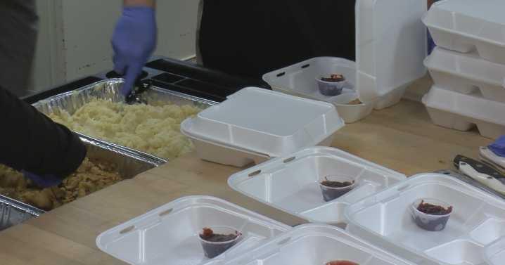 Madison volunteers spread warmth in delivering meals to seniors on Thanksgiving