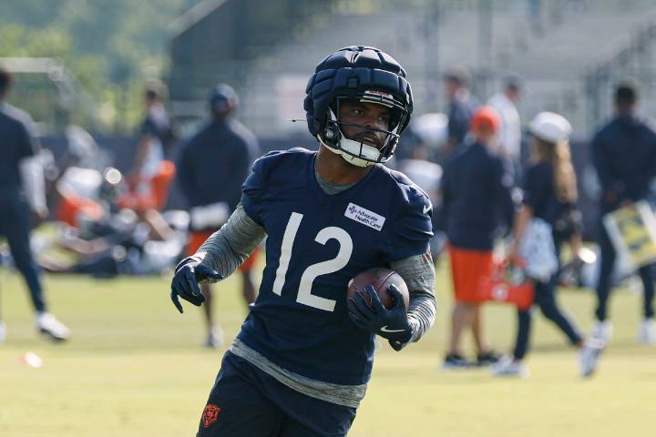 What Is Devin DuVernay’s Net Worth in 2025? All About NFL WR’s Salary, Career Earnings & More Find out Chicago Bears WR & Return specialist Devin Duvernay's Net Worth, contract details, his salary and