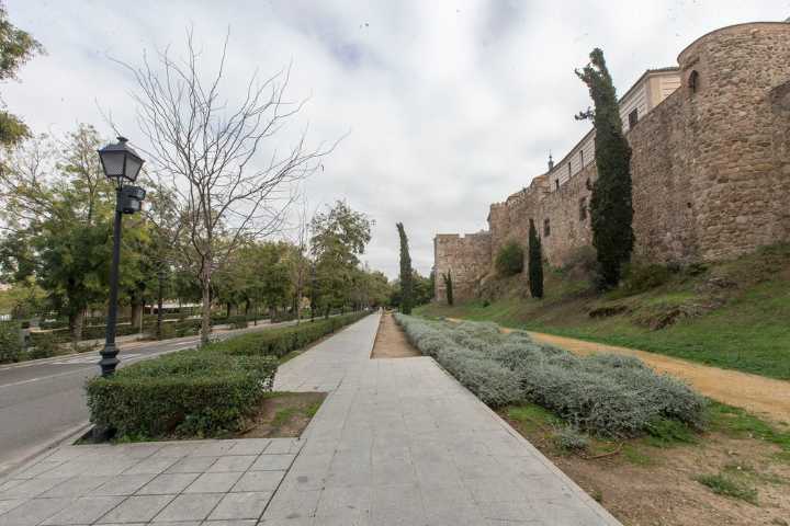 Una rotura de tubería en Recaredo deja sin agua a la Judería