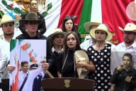 Arropa Movimiento del Sombrero a Quiroz como Alcaldesa