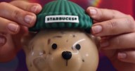 El viral vaso de osito de Starbucks llega a México: precio, fecha y cómo comprarlo