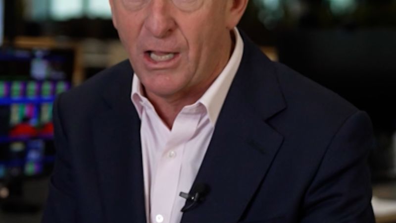 Footage shows Russian troops approaching key Ukrainian city