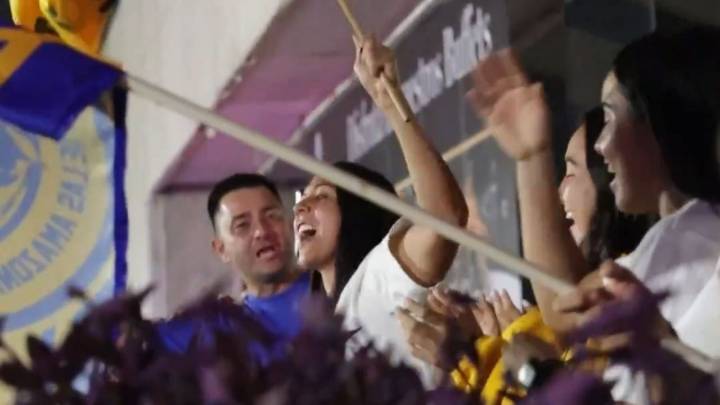 Tigres recibe serenata y apoyo previo a la Final de Vuelta