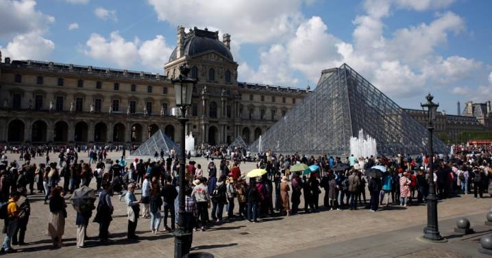 Non-EU visitors will have to pay more to visit the Louvre