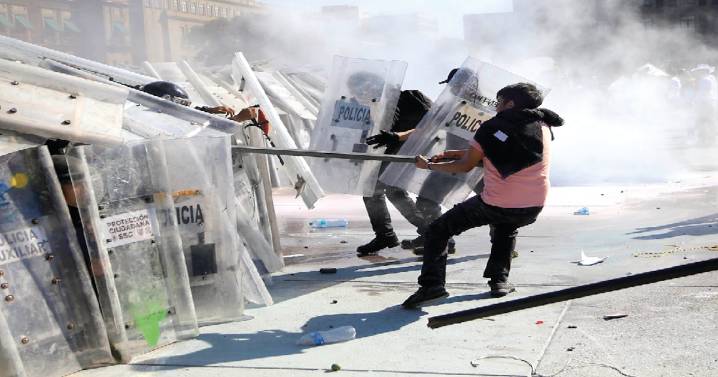 Procesan a primeros 5 detenidos en marcha por robo y lesiones