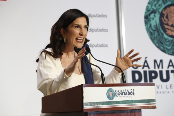 Kenia López responde a Sheinbaum: “Los discursos que dividen dañan a México”