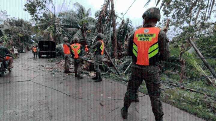 Philippines declares state of emergency as Typhoon Kalmaegi kills 114, hundreds missing