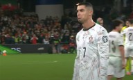 La pesadilla de Cristiano Ronaldo en Irlanda: roja, gestos y despedida al canto de Messi