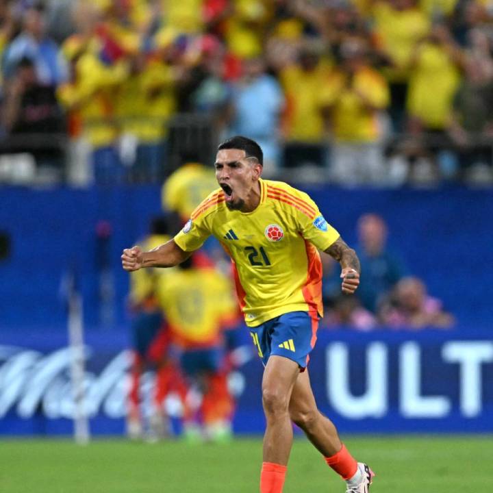 Daniel Muñoz abandona la selección y Colombia sufre una baja de última hora