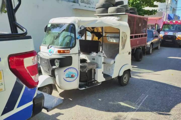 Motociclista resulta lesionado tras chocar con Pochimóvil en la Benito Juárez en Ciudad del Carmen