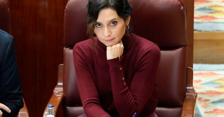 Ayuso replica a Vox sobre inmigración: "Alguien tendrá que limpiar sus casas y recoger sus cosechas"