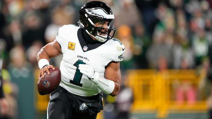 Where to watch Lions-Eagles Sunday Night Football game live today