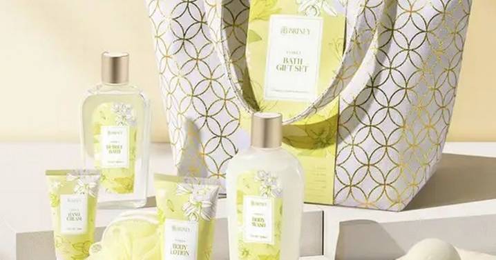 Debenhams shoppers race to buy 'luxury' £57 winter beauty gift set for just £18 online