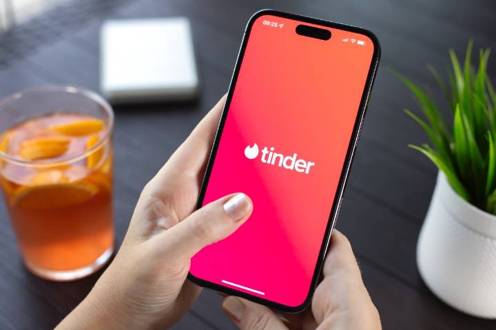 Chemistry: la nueva IA de Tinder que promete amor a cambio de acceder a tu galería de fotos