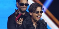 Christian Nodal omite mencionar a Ángela Aguilar en discurso tras ganar el Latin Grammy 2025