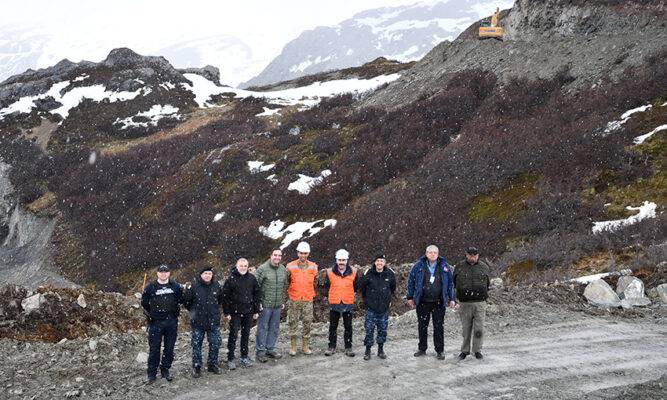 En las alturas de la cordillera Darwin avanzan trabajos  para unir la isla Tierra del Fuego con bahía Yendegaia