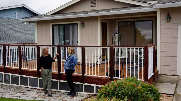 Communities reducing wildfire risk don't often get better insurance : NPR