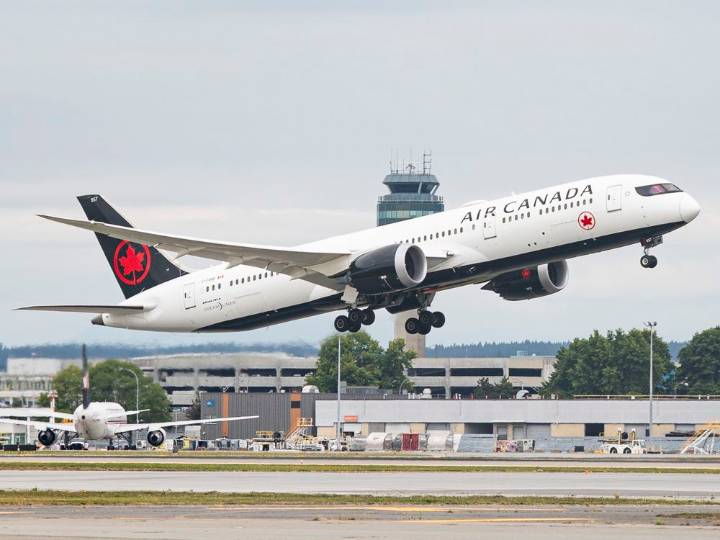 What will the reduction in flights at US airports mean for Canadians?