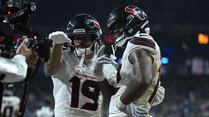 Texans make AFC South race interesting with upset win over Colts