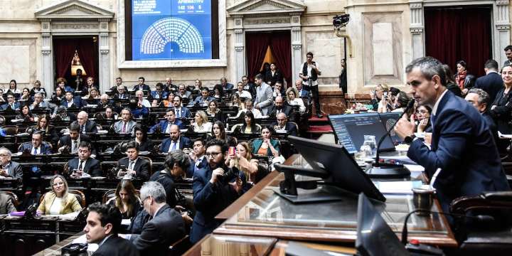 Martín Menem ordenó que todos los diputados que terminan su mandato devuelvan sus despachos: fin de la “herencia” y los traspasos