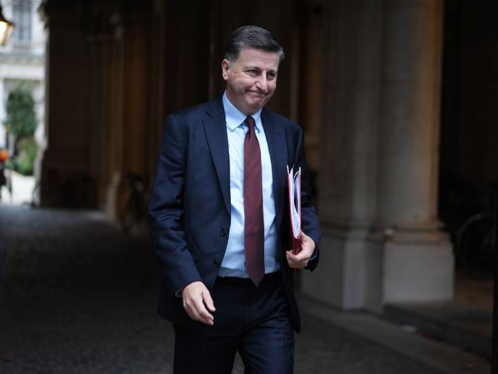 Swinney ‘not being fully candid’ about Cameron Barracks notification