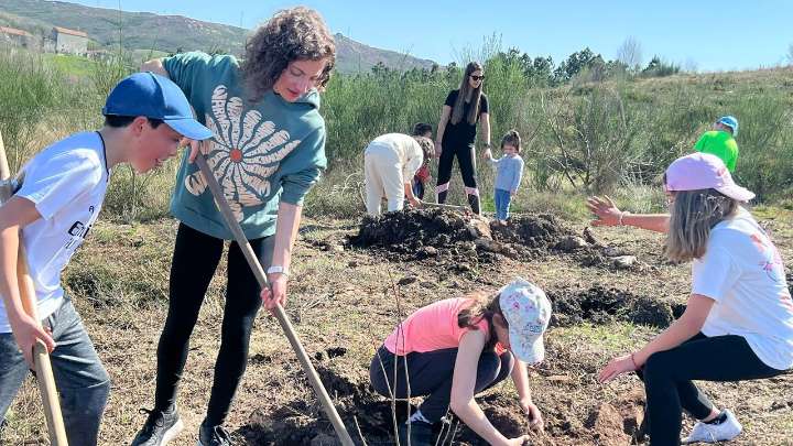 El CEIP de Cualedro no se rinde a pesar de los incendios del verano
