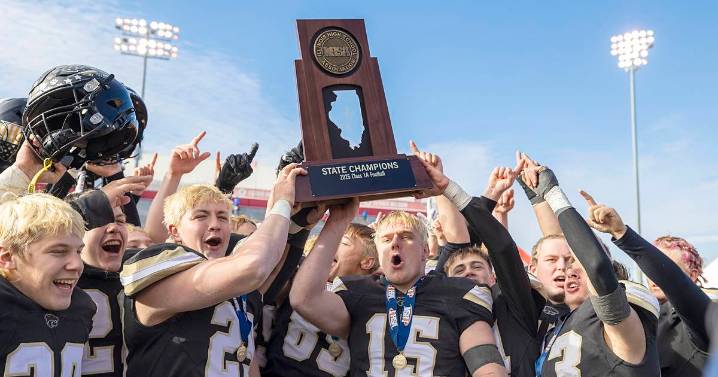 Photos: Lena-Winslow vs Brown County Class 1A football finals – Shaw Local