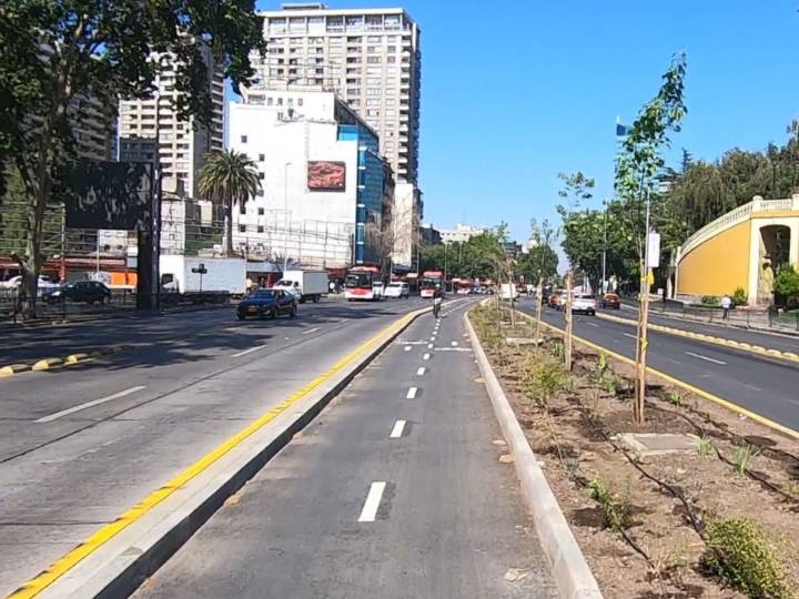 ¿Cuándo se habilitará la esperada Ciclovía Alameda? Así se ve en primera persona desde Plaza Italia a Estación Central
